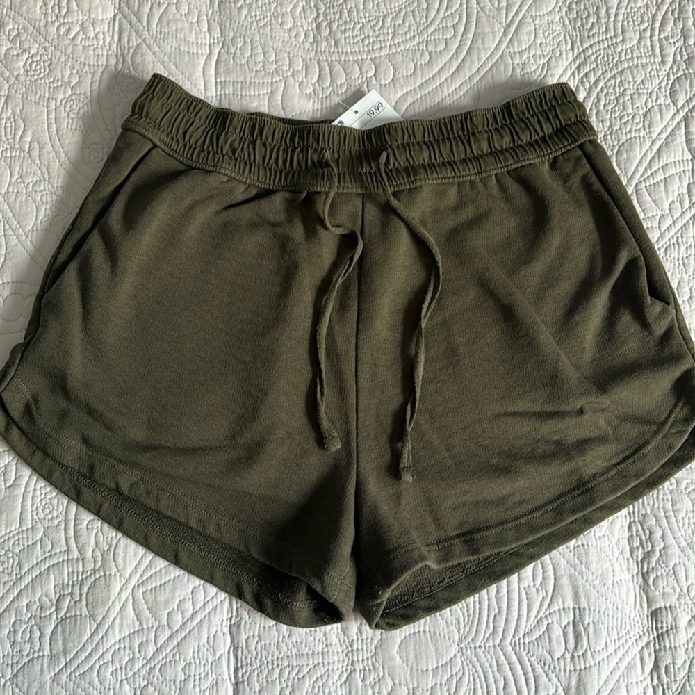 H&M green shorts
